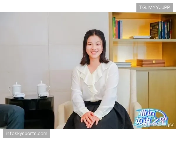 刷到管晨辰日常，训练场像战士，下车那会儿像走错豪门派对